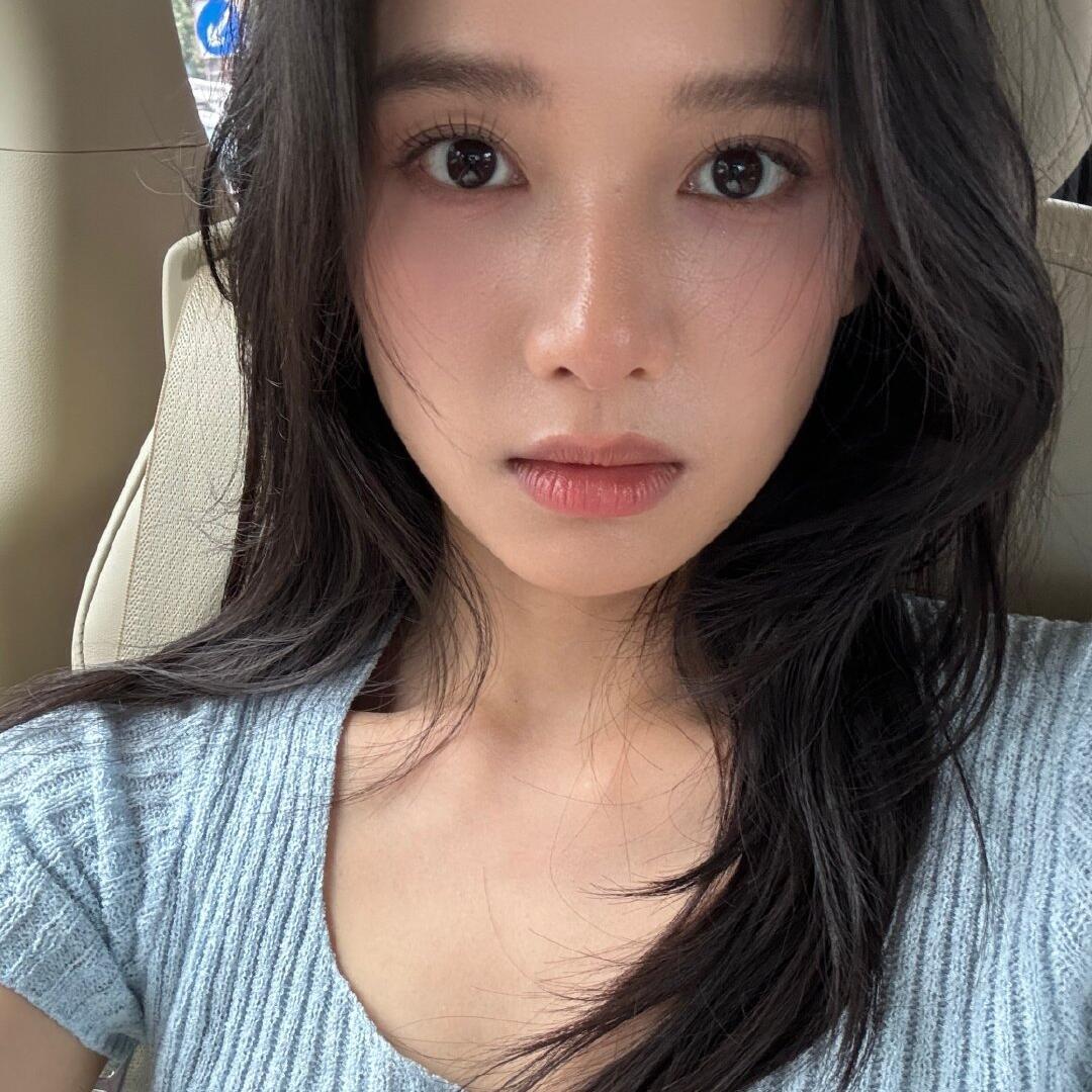 𝙒𝙚𝘾𝙝𝙖𝙩｜张婧仪掌管怼脸拍的神!!女生头像明星头像