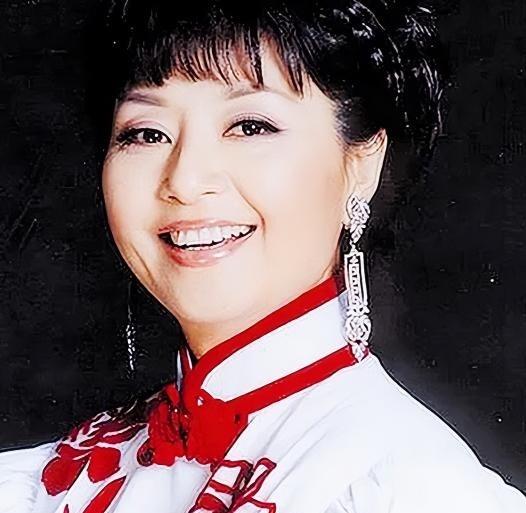 1987年，31岁的殷秀梅嫁给大10岁的程志，结婚当晚送走宾客，殷秀梅忽然对程志