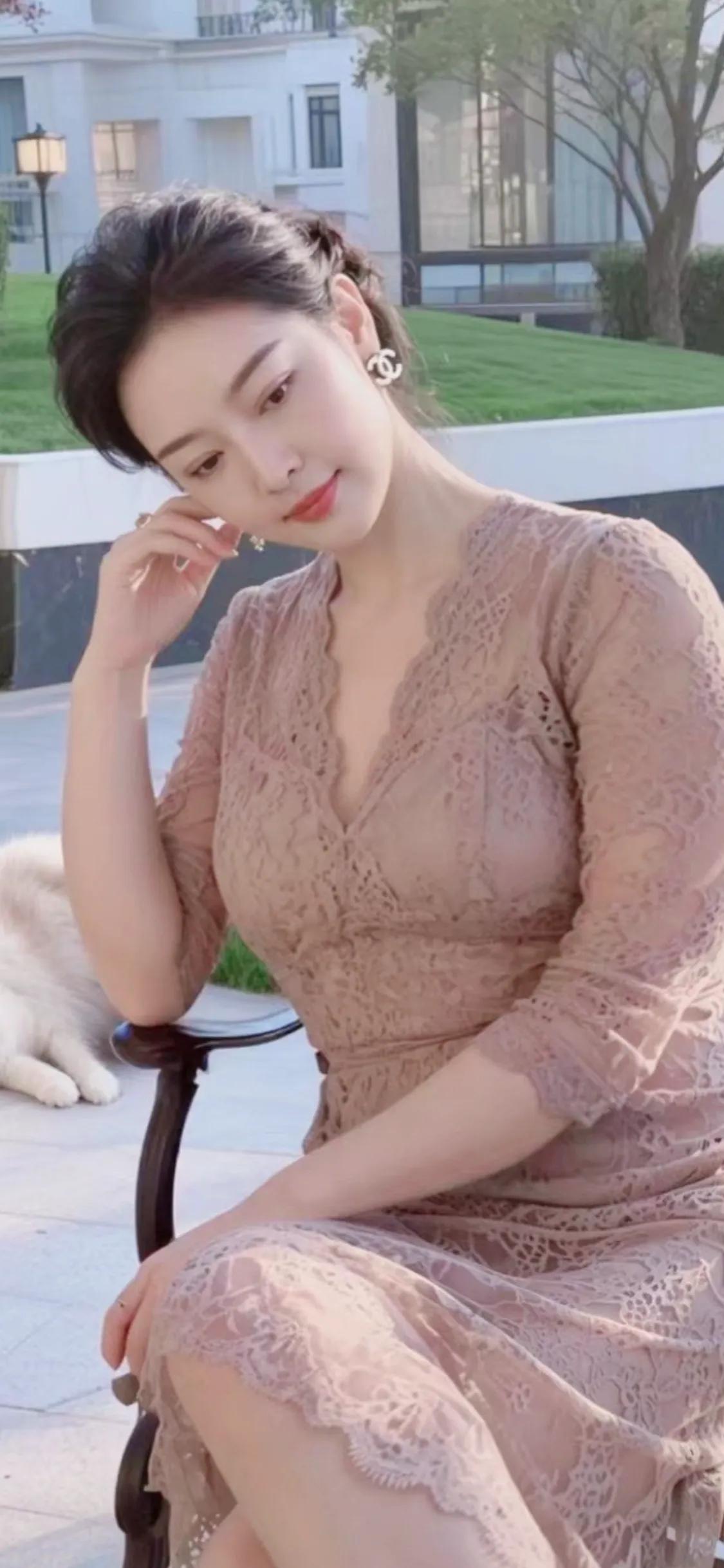 以前没有卫生纸，那么去厕所都用啥呢？其实，这个问题老一辈子的人最有发言权，我