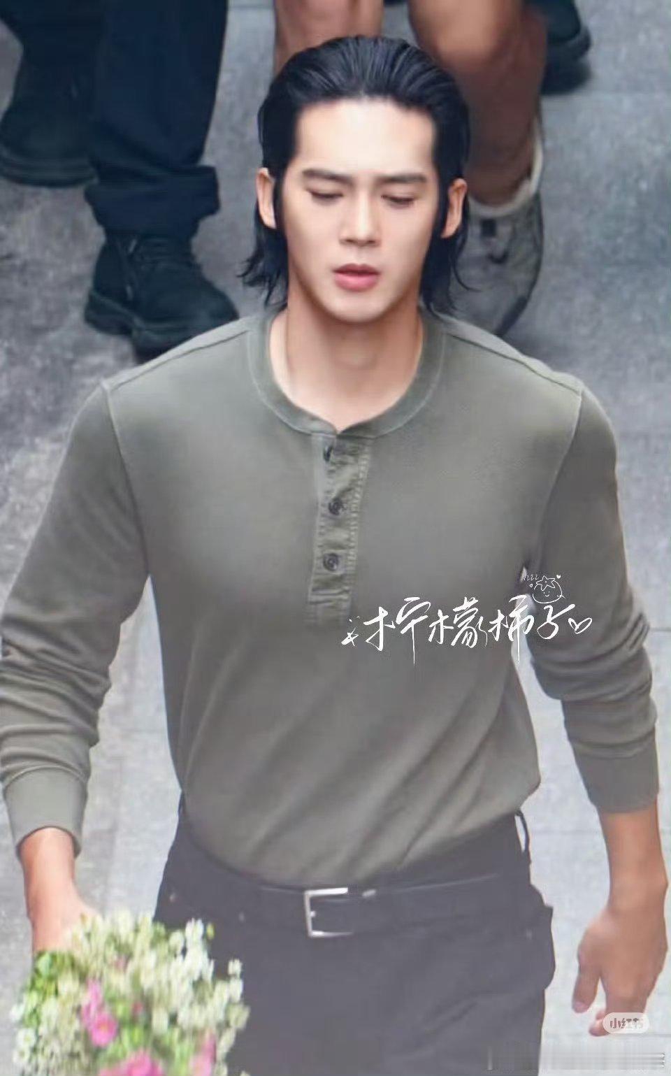 于适每一次路透，都是好明显的肌肉​​​硬汉男主天选了​​​