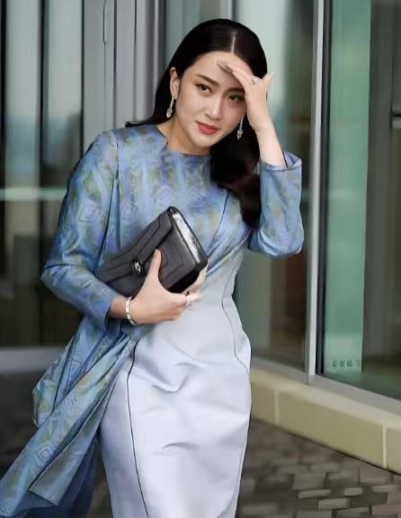 当年洪森和他信做兄弟的时候，若是趁热给两家子女定了亲，估计泰柬两国的局势就不是这