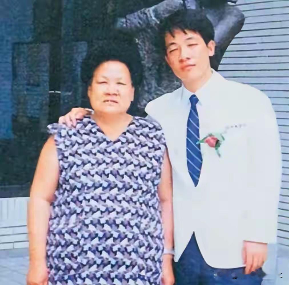 想不到，赖清德还有百岁舅舅！今天看到网上一篇短文，久违露面的宋楚瑜专程去吉隆