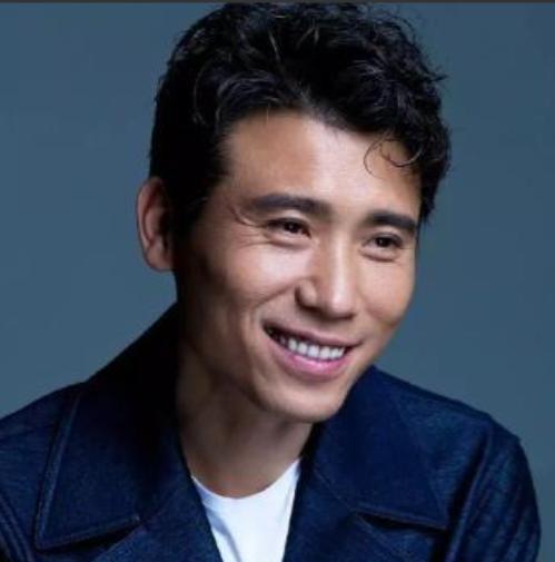 2015年拍某部戏时，李乃文和颜丙燕的一场亲密戏，成了剧组的经典笑料。俩人太