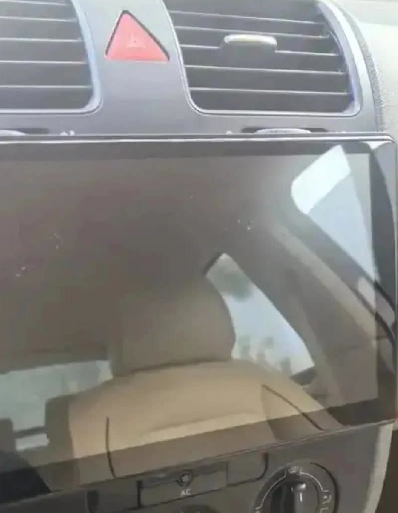 车子最好不要私自改装。我的车子原本没倒车影像，倒车那叫一个费劲。寻思着，