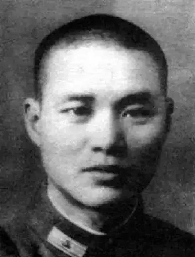 1980年，沈醉到香港看望改嫁前妻，栗燕萍惊慌地嘱咐现任丈夫：“他若抽我耳光，你