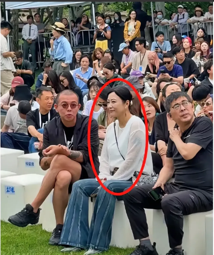 终于知道，邓超同居四年，为什么没有娶她了。