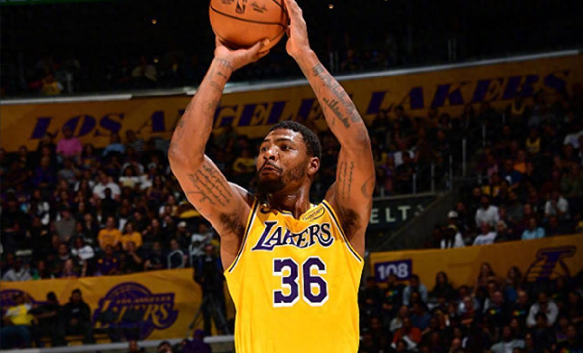 湖人绝了，詹姆斯之神之一扑，里夫斯神之一罚，东契奇神之一投，湖人赢了，直升西部第