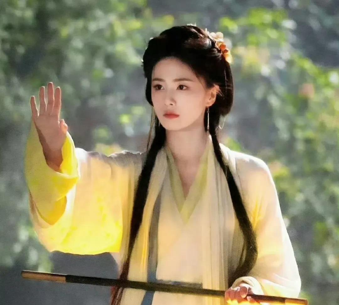 当前豆瓣实时热度最高的六部电视剧:第一名:《临江仙》主演白鹿（饰花如月和李