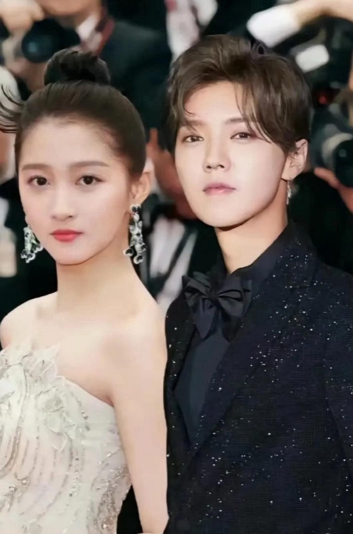 我有预感，鹿晗，大概是关晓彤这辈子，找到的最优秀的另一半了。无论是颜值，