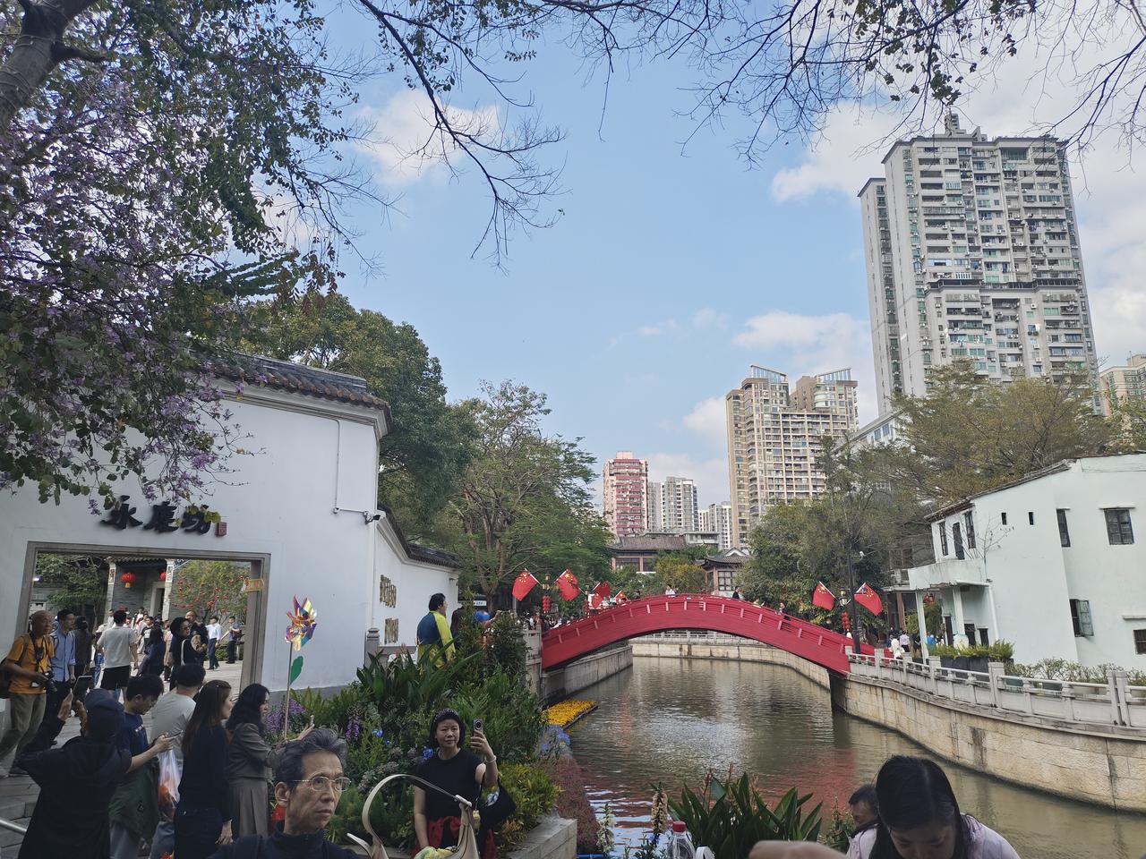 假如有一天我不再善良别惊讶，也别指责。我不是天生冷漠，只是把所有的善良