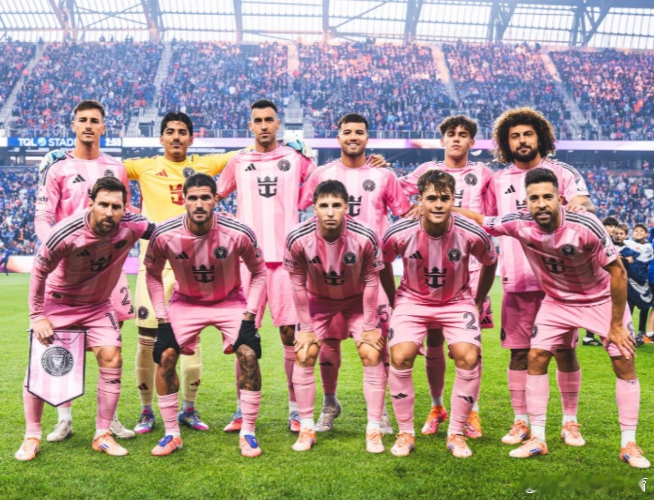 在刚刚结束的一场美职联东部半决赛比赛中，纽约城1-0击败费城联合晋级东部决赛，将