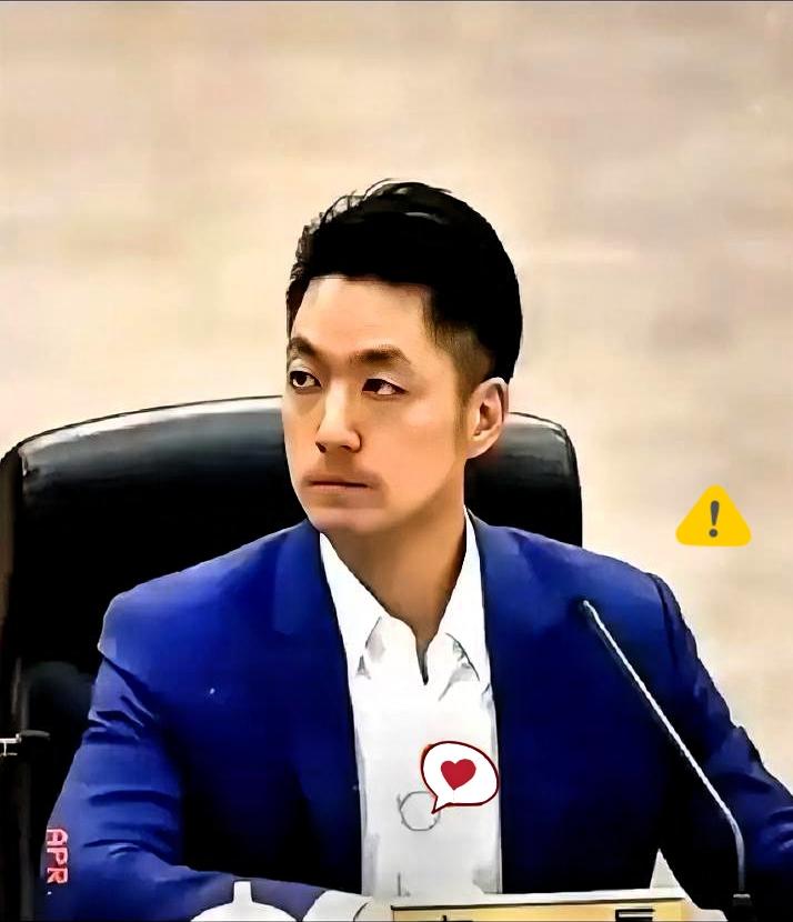 两蒋灵柩在台湾暂厝五十多年迟迟未能入土。蒋家后人蒋友松提出，愿意自费将灵柩迁回浙