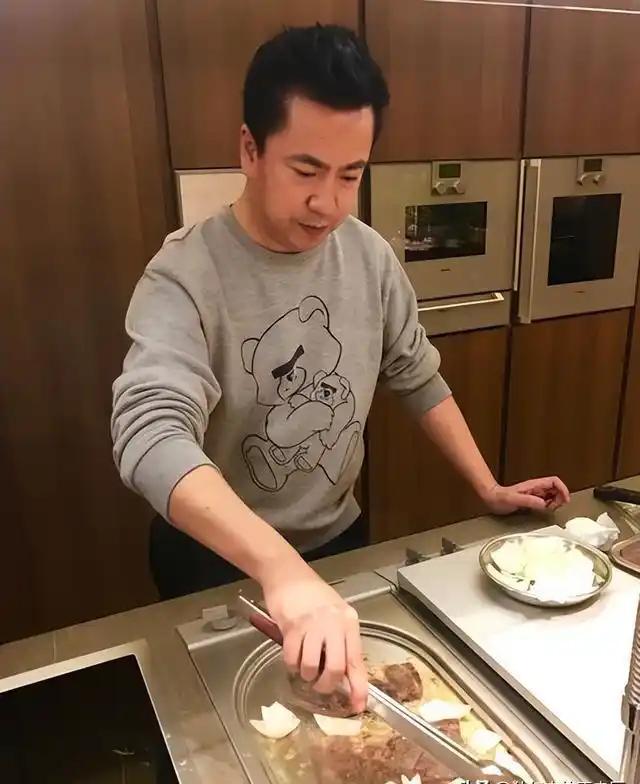 王晓蓉转型自媒体的清醒：情绪稳，才是女人最好的嫁妆王中磊家破产转型，他媳妇王