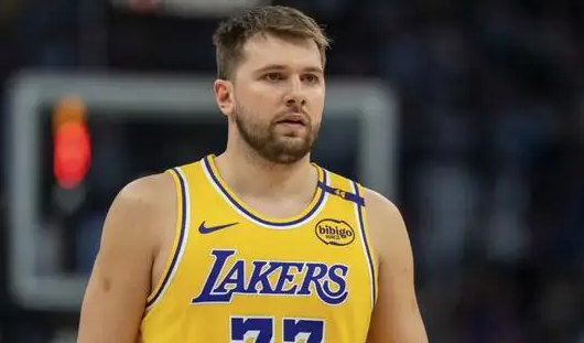 关于77的比赛风格，定位和后续补强选择(理性讨论)1.没必要因为看不惯77的