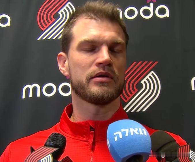 客场惜败奇才，开拓者主教练斯普利特评价杨瀚森：很显然这场比赛我对他的发挥很满意