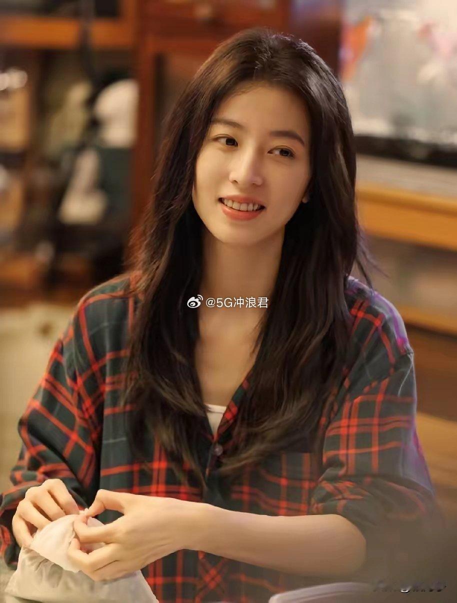 周雨彤为什么火不起来？其实原因很简单，不是她没有资源，也不是没人捧她，而是而是她