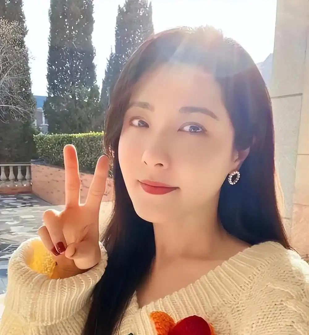 1998年张艺谋特意来到中戏选女主角，一下就看中了班里长得最出众的那个姑娘。要是