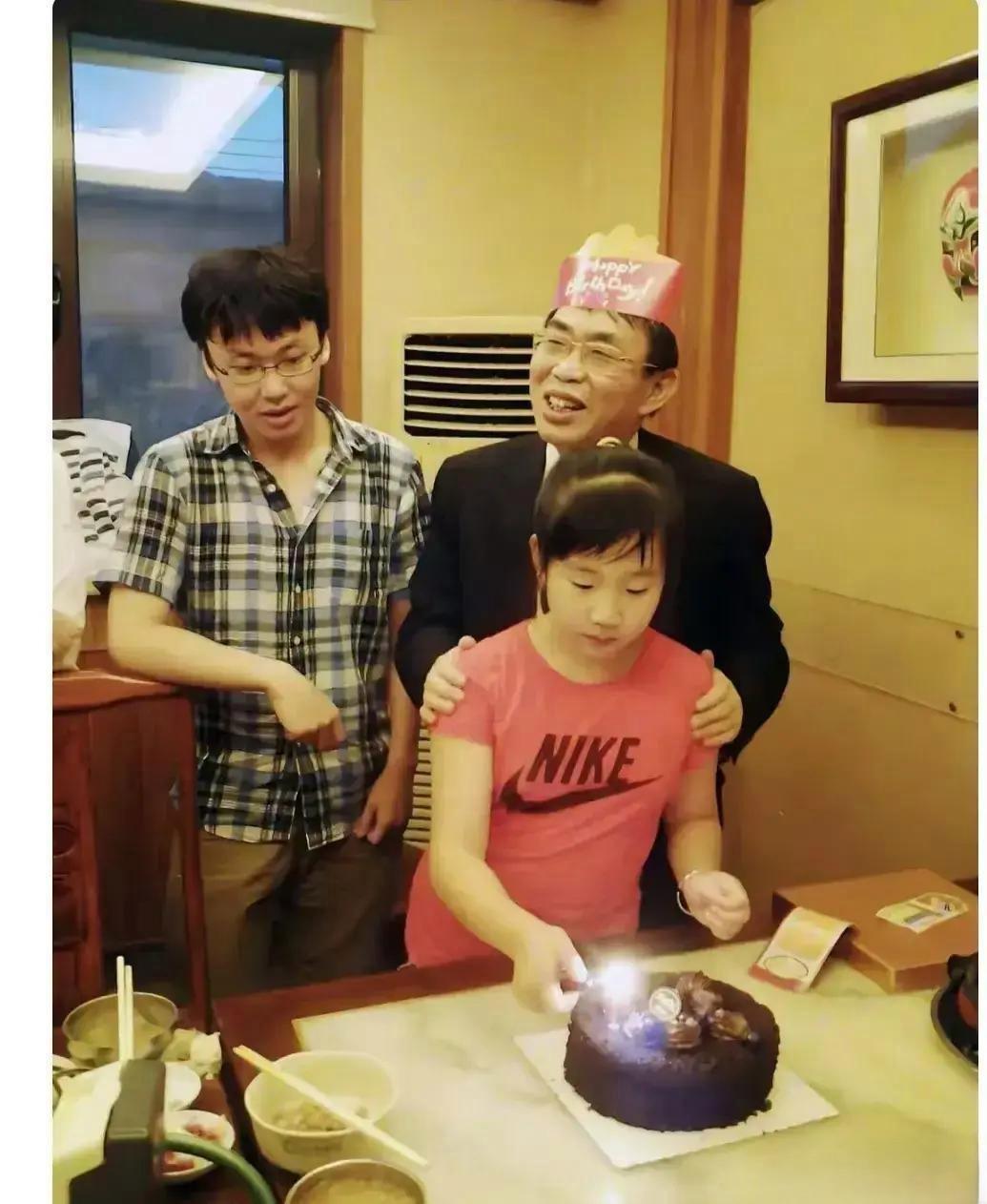 【聂云青在父母离婚后跟爸爸这边关系处理得不错】聂卫平与王静1999年离婚后，他