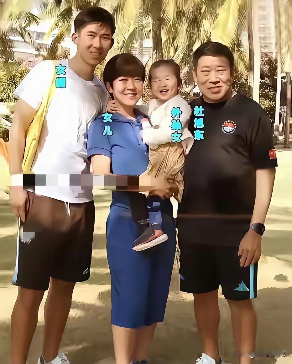 杜旭东的强大遗传基因没有遗传到女儿多少，完完全全遗传到孙子辈。