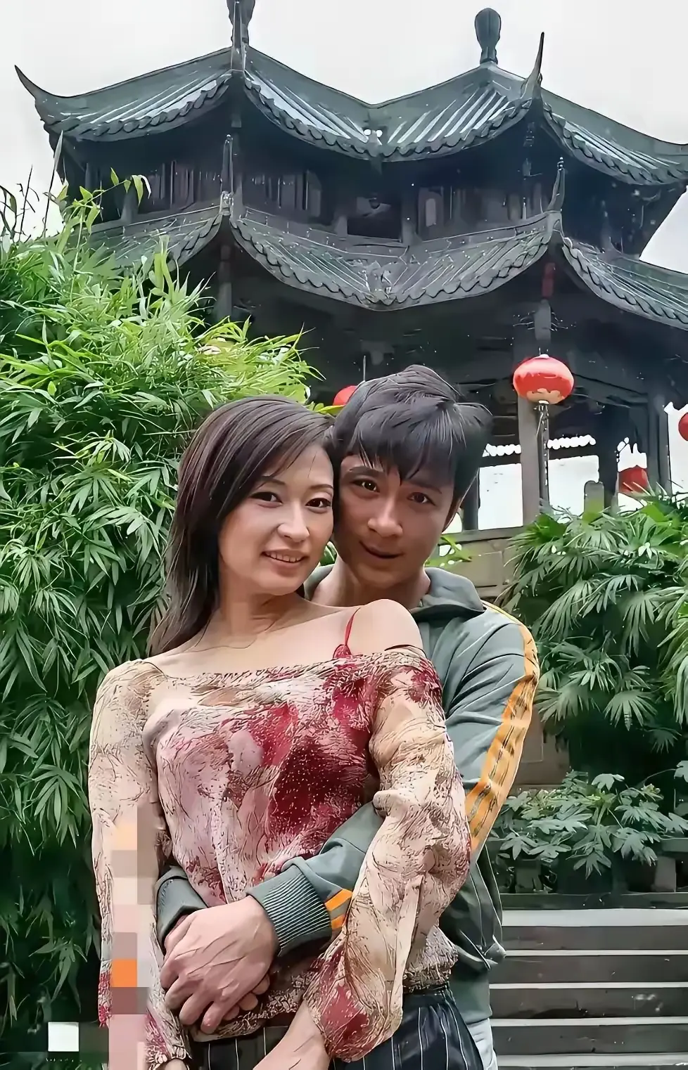 吴镇宇怀中美女是谁？求认人！