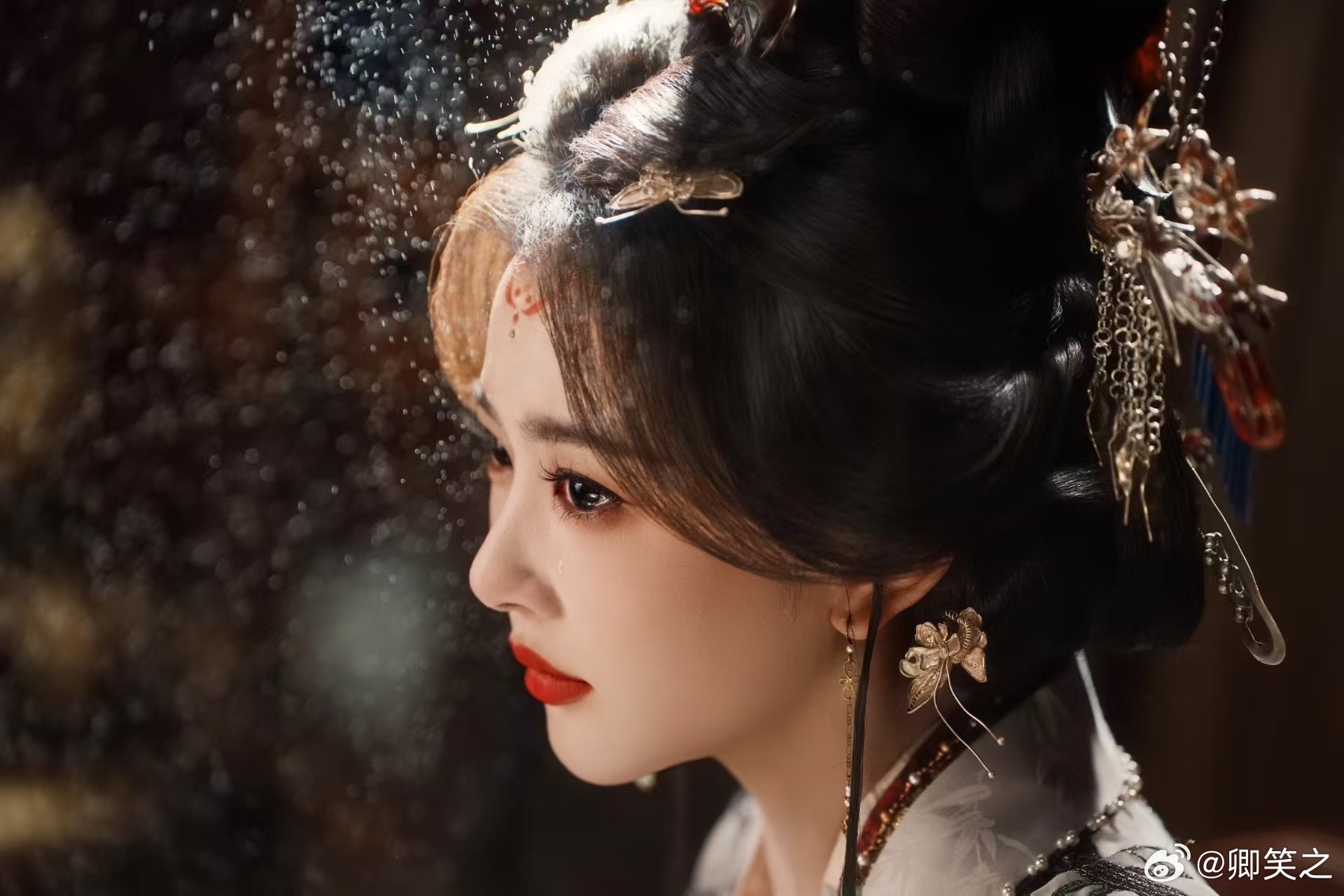 孔雪儿长了一张权谋女主脸孔雪儿这张脸真的长在权谋审美上，昭阳公主造型又美又带劲，