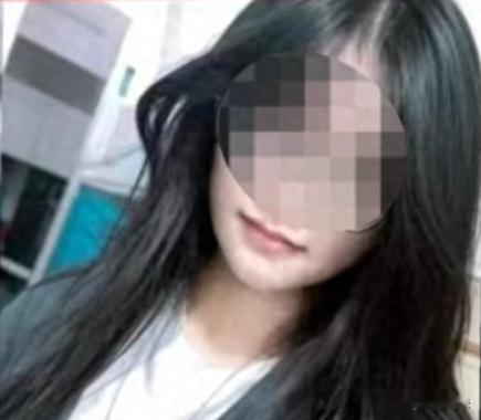 四川万源，17岁的女孩有些任性，跟家人吵架后，独自摔门离去。离家之后，这孩子也不