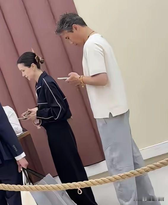 李乃文也定居重庆了，和任重一样，看来重庆不光出美女，还是一个适合宜居的好地方。