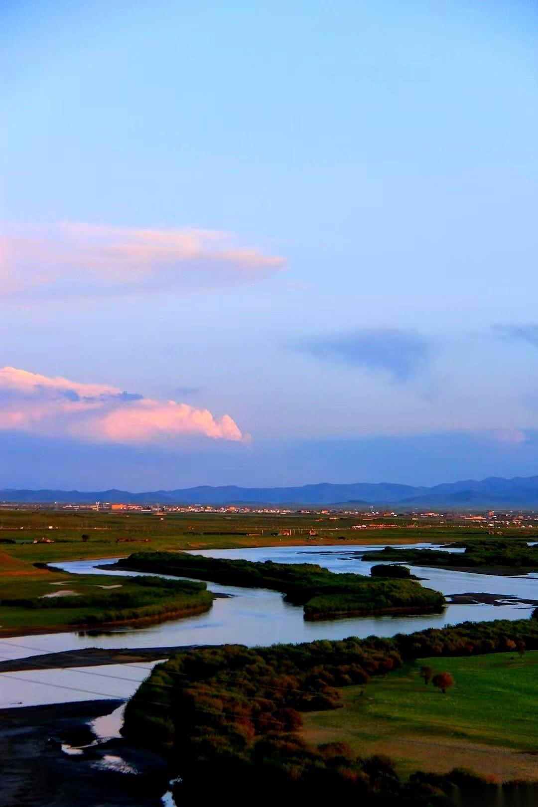 10万块，在90年代初，能干啥？能买断一个22岁小伙子的大半辈子。人是从新疆