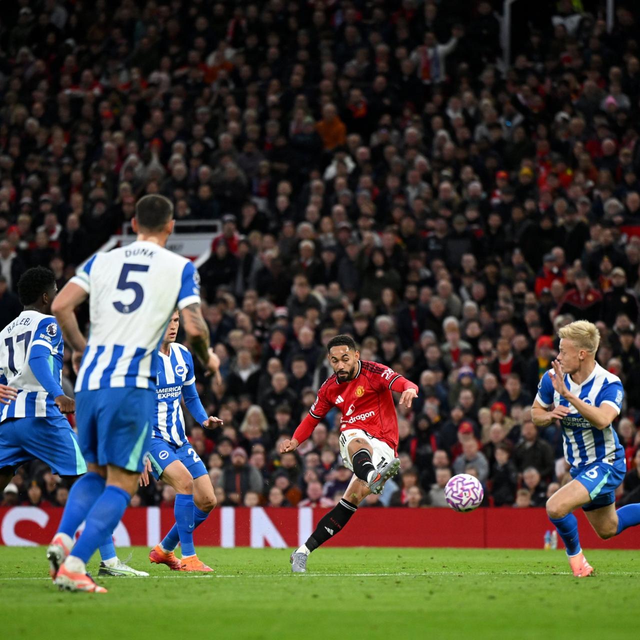 库尼亚也开张了，不错，不错！这哥们上半场防守态度太好，超出预期的积极性啊👍