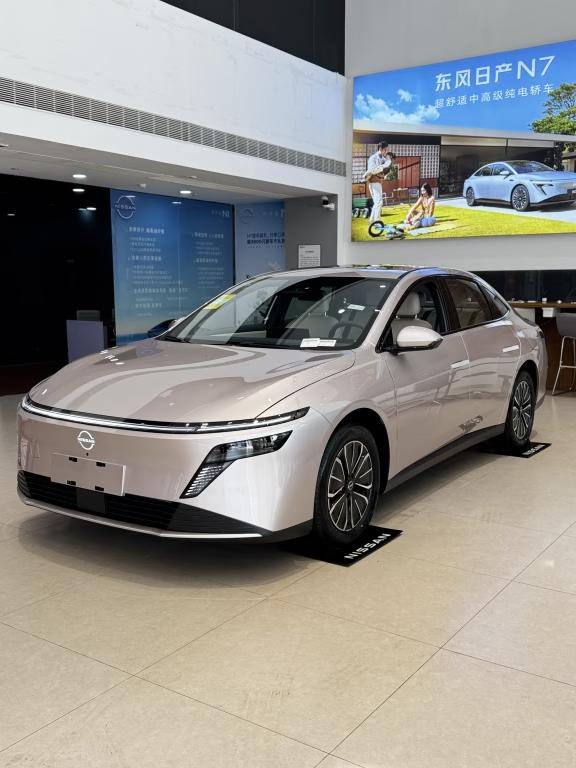 日产N7稍微销量好一点，日产造车的嘴脸就又兜不住了？预售11万就造出来这样的一辆