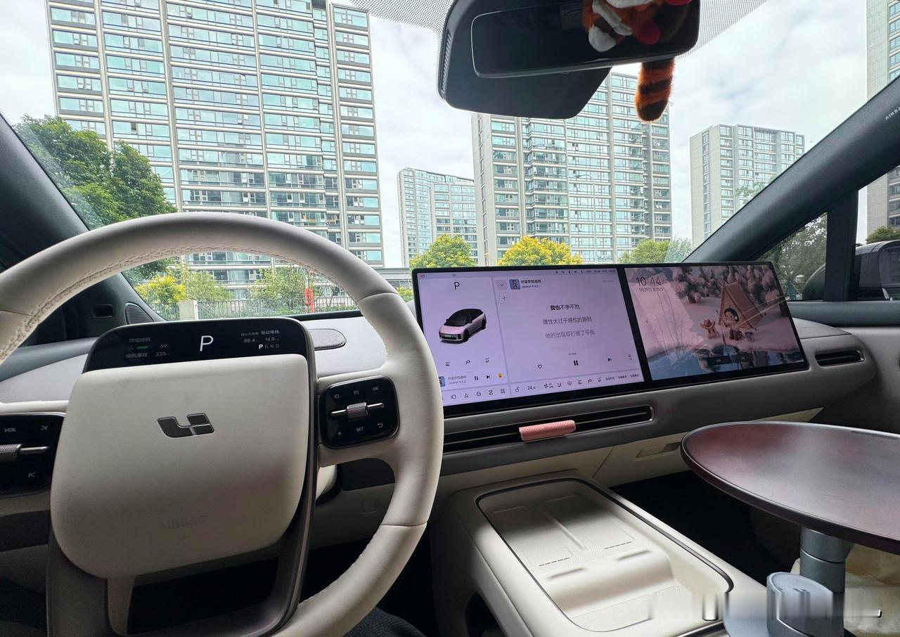 理想i6的交付时间又要推迟，理由让人难以接受，浪费了本来是要爆款的这款车。这