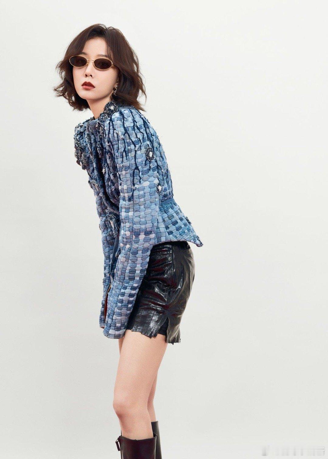 王珞丹花朵编织高定ELLE盛典上王珞丹的花朵编织高定太可！立体花朵缀满裙身，R