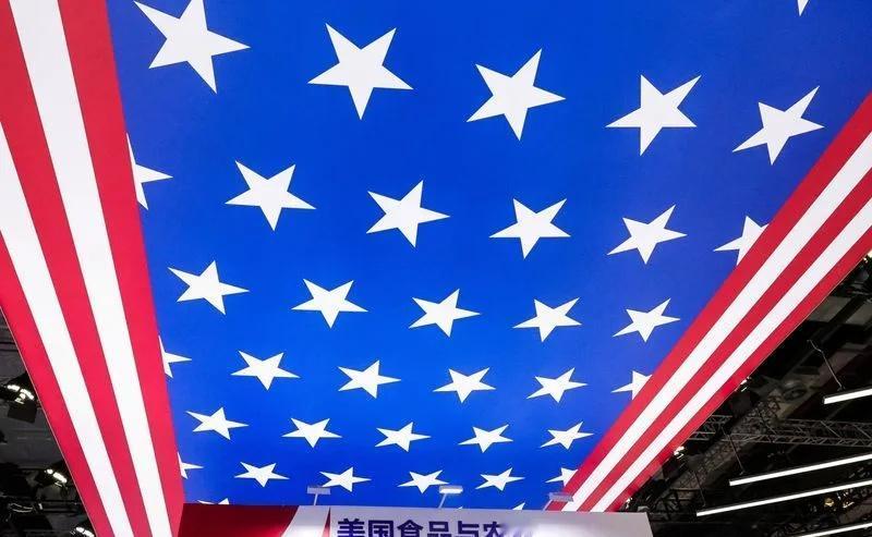 【在中国规模最大的进口博览会上，美国参展商希望贸易战最糟糕的时期已经过去】（路
