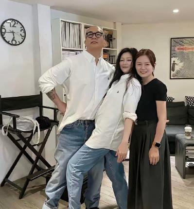 不知道大S图他什么？图他老，图他身上有老人味。大S年轻的时候，曾经迷恋过这个男