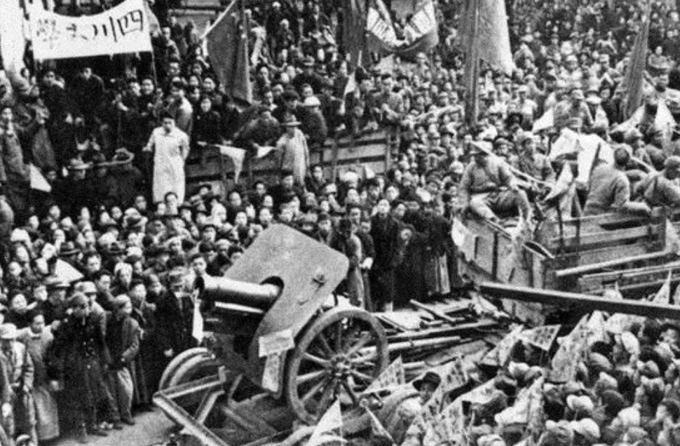 1931年，刘文辉花一百万收买刘湘手下的师长蓝文彬、范绍增，蓝文彬拿了钱后默不作