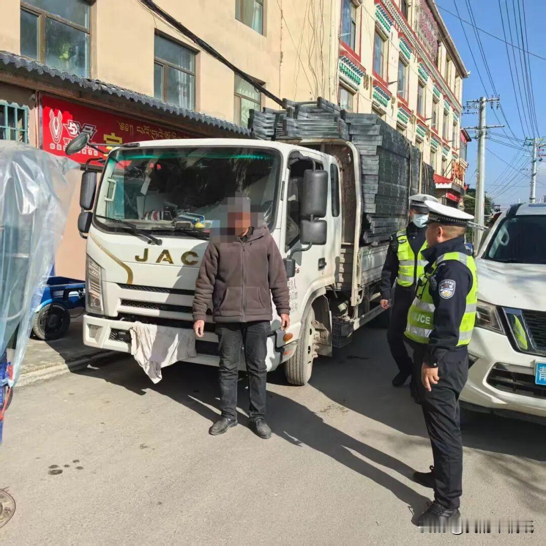 青海这位徐师傅，可真是上演了一出现实版“掩耳盗铃”！为图自己卸货方便，他把货