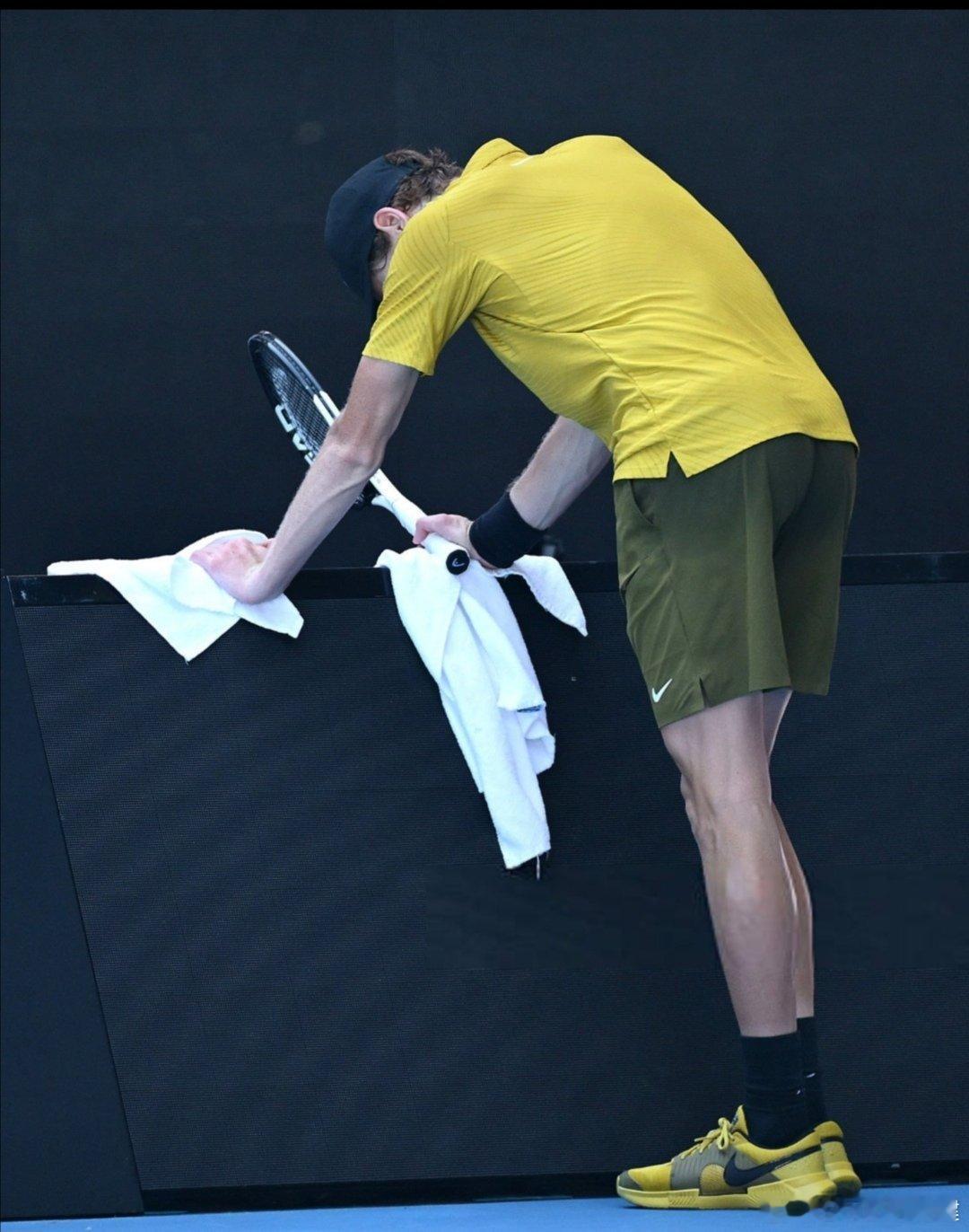 【罗迪克为辛纳发声：这不是阴谋他既幸运又强大】罗迪克：“他打完那场比赛，仅有那