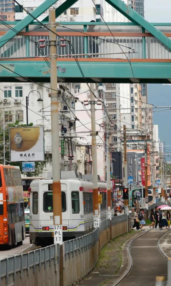 港媒：内地客赞香港感觉好日系港媒“晴报”报道，有内地网民分享来港旅游后的奇特感受