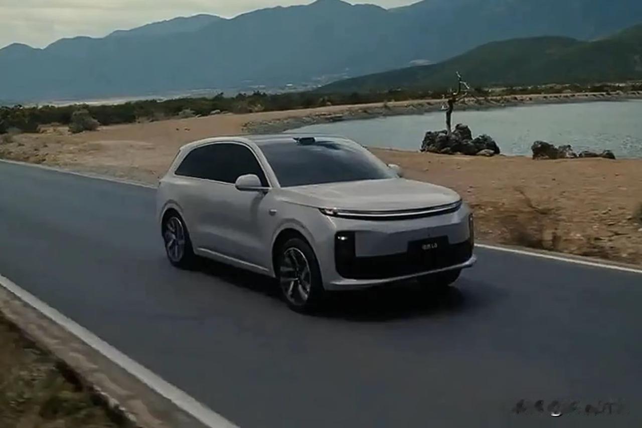 增程式和混动你支持哪个?现在网上吵翻了一边吹增程式没有续航焦虑一边说插混综