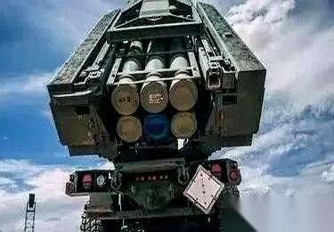 111亿美金。一串刷新纪录的数字，就这么砸过来了。前脚刚说完要好好聊，后脚就