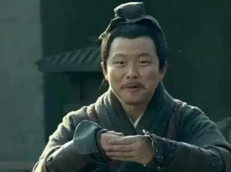 刘邦逃亡时屡次把一对儿女踢下车，车夫舍命相救，最后成四朝重臣刘邦逃命时把亲儿女