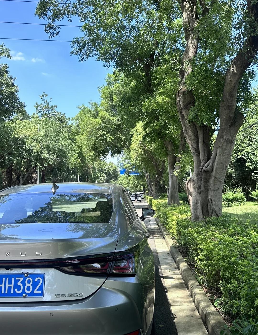 我有心事但不打算告诉你雷克萨斯ES汽车销售雷克萨斯分享生活