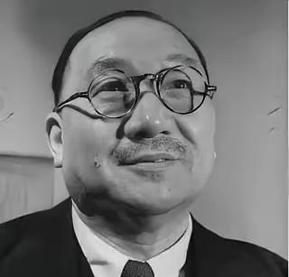 1967年8月16日，美国纽约的一间病房里弥漫着消毒水与樟脑丸混合的沉闷气息。8