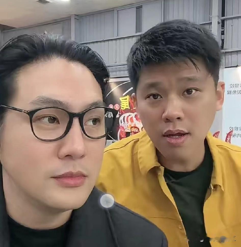 葛斯齐喊话S家人:你们全家人对不起她！刚刚，葛斯齐直播时说，S妈，还有小S，