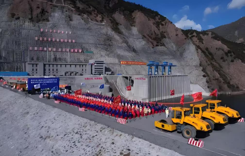 支持咱们雅鲁藏布江水电站建设的国家有：第一、巴基斯坦🇵🇰。第二、孟加拉