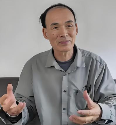 复旦大学的梁永安教授说：“老了才会明白，不管你有多少钱，有多大的房，人