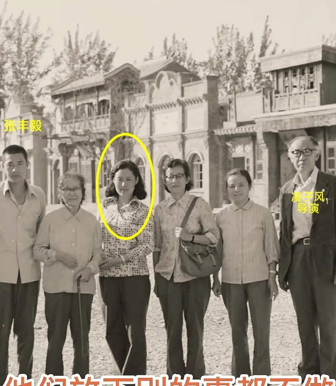 据说当年导演凌子风见到斯琴高娃时，觉得斯琴高娃演虎妞太漂亮了，而凌子风有一个理念