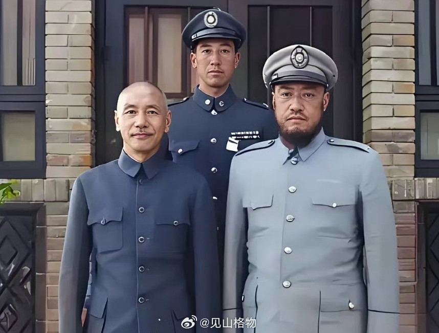 1947年，重庆。蒋介石与马步芳父子。见山老照片