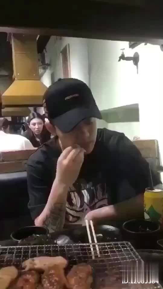 迪拜人均月收入_月收入过百万第一步