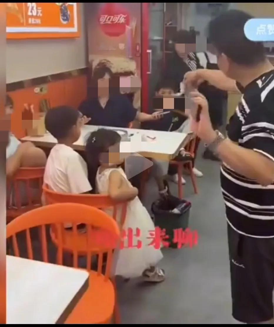 真正懂得因果的人，从来都不会随便占他人便宜。河南郑州，三个女子带着四个孩子，在